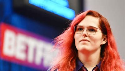 In Deutschland: Umstrittene Transfrau vor Debüt auf großer Darts-Bühne!