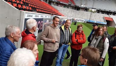 Tennenbronner besuchen „ihren“ Kapitän Christian Günter führt durch Stadion des SC Freiburg