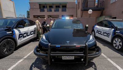 Una ciudad de California presentó la primera flota policial de vehículos eléctricos de Estados Unidos