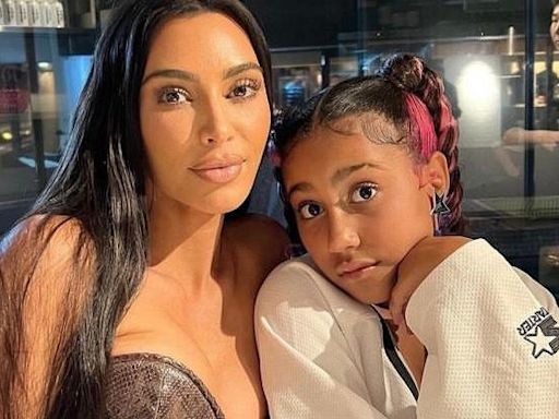 Filha de Kim Kardashian é alvo de críticas após estrelar musical 'O Rei Leão'