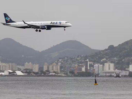 Um ano sem voar: passageiros foram responsáveis por mais de duas confusões por dia em voos, em 2023; Anac propõe punição