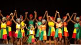 Un grupo de niños de Benin baila y canta el jueves en Avilés por los derechos de la infancia