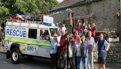 Dales bar raises a fantastic £1000 for Cave Rescue Organisation