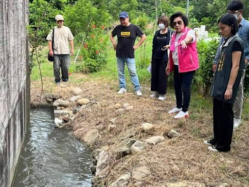 台中大里公園旁溝渠現破口 危及幼童與民眾安全