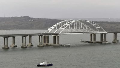 Dos ferrys resultan dañados en un ataque ucraniano contra la ciudad de Kerch (Crimea)
