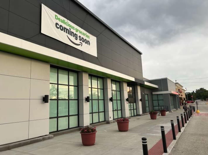 Amazon Fresh grocery store sets opening date for Arlington Heights outpost