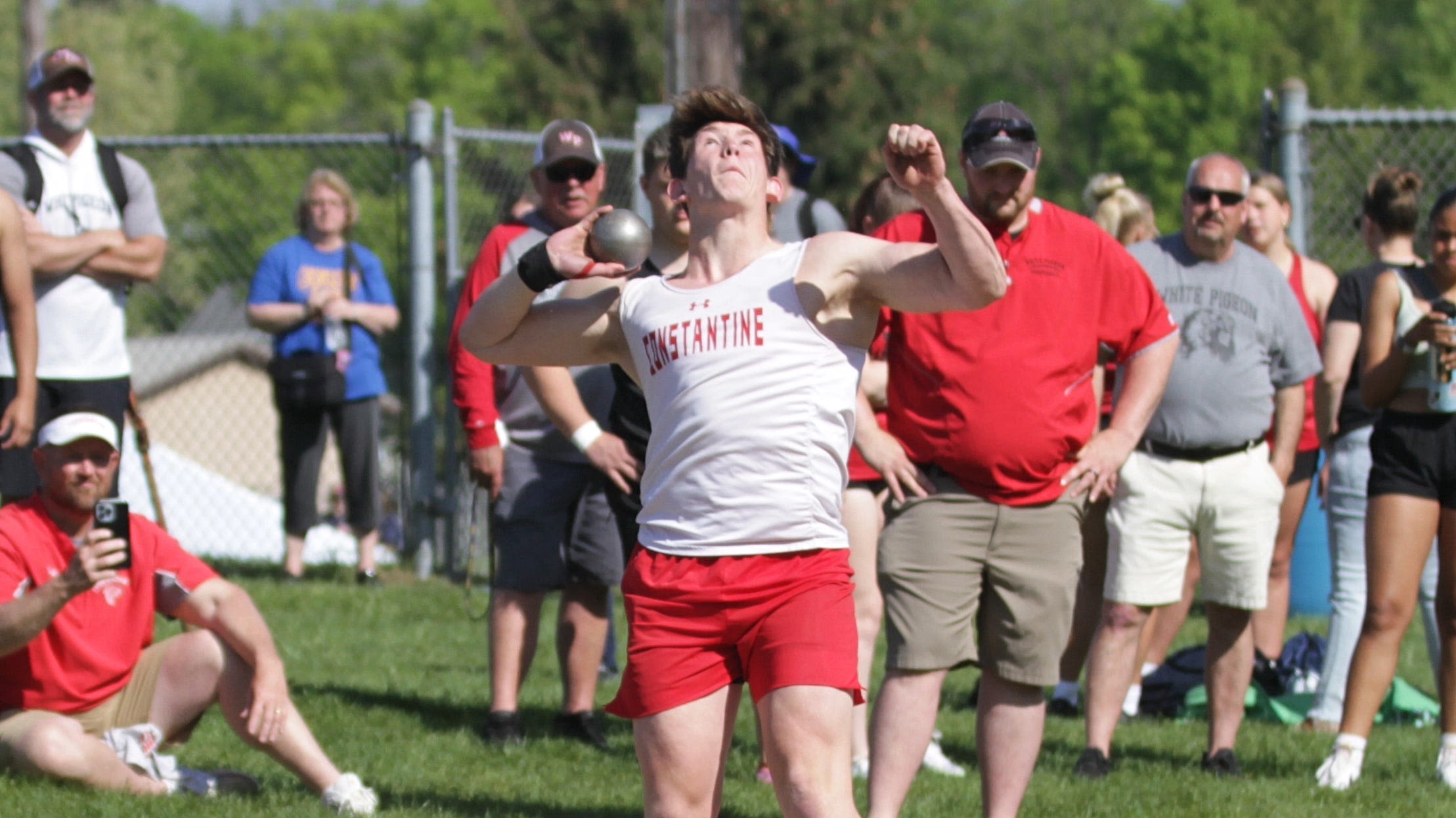 10 individuals, 4 relays from Bronson, Constantine qualify for state track and field finals