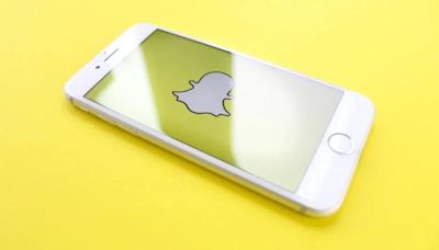 You Can Now Edit Messages, Send Emoji Reactions and More on Snapchat