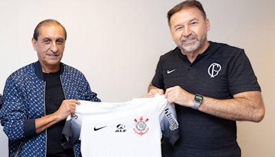 Corinthians acerta com Ramón Díaz em tentativa de salvação no Brasileiro