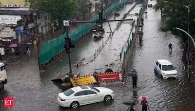 Heavy rains in Mumbai cause disruption, BMC deploys emergency personnel - The Economic Times