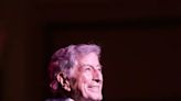 A Tony Bennett triple: In 1991, legendary singer met the Packers linebacker and the UW-Green Bay basketball star who share his name