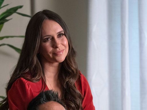 '9-1-1' Fans Are Ecstatic Over Jennifer Love Hewitt's "Secret" Movie News