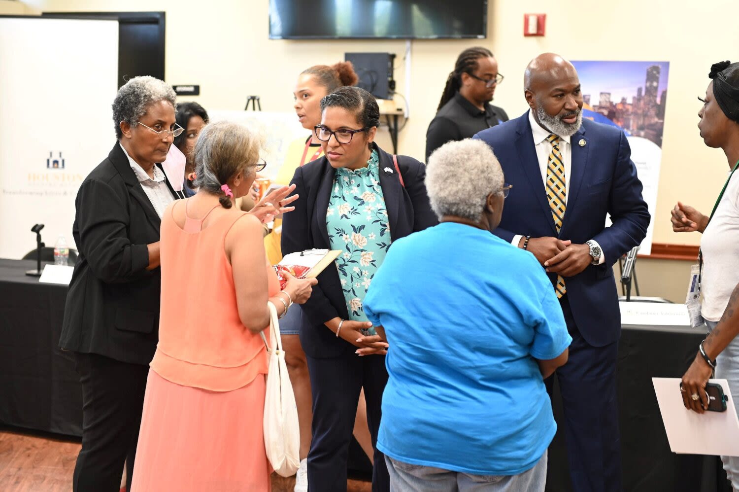 Houston Housing Authority receives over $6 million from HUD for affordable housing initiatives, senior citizens | Houston Public Media