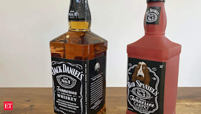 How did black slave make sour-mash Jack Daniel whiskey for which US is known today?