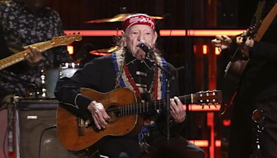 Last chance tickets to Willie Nelson's Outlaw Music Festival in Upstate NY under $10