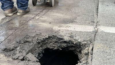 Manmade tunnel creates hole in Highway 529, shutting down lanes | HeraldNet.com