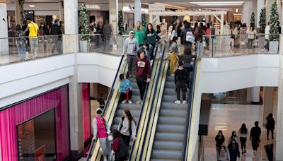 US consumer confidence slides to lowest level since 2022