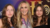 Sarah Jessica Parker joined by rarely-seen twin daughters at Hocus Pocus 2 premiere