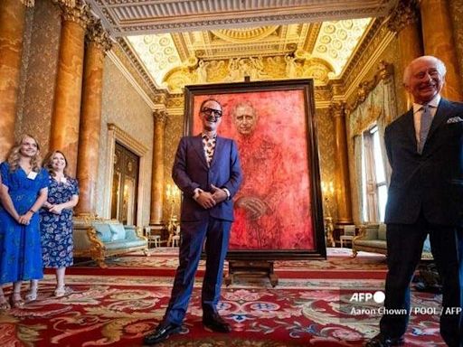 Coroa britânica revela retrato oficial do Rei Charles III