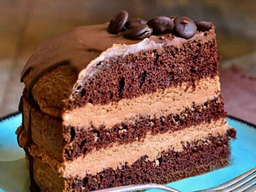 Mary Berry’s ‘favourite’ chocolate cake recipe is ‘easy’ to make in 45 minutes