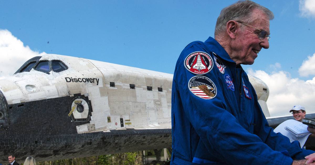 Joe Engle, last of the X-15 test pilots who touched space, dies at 91