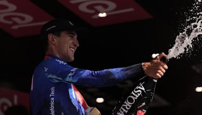 La 'locura' de Pelayo Sánchez en la victoria de etapa en el Giro de Italia