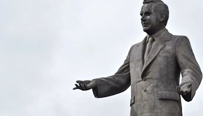 ¿Dónde está y cuánto costó el monumento a Carlos Hank González, estatua que fue vandalizada?