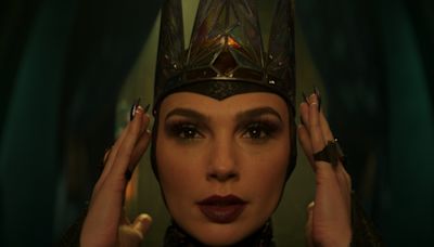 SNOW WHITE Trailer And Poster Introduce WONDER WOMAN Star Gal Gadot As The Evil Queen