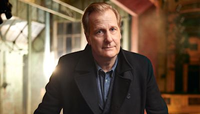 Jeff Daniels Reveals How He Overcame Fear of Filming Scene with a Rattlesnake for Netflix's “A Man in Full ”(Exclusive)