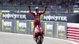 Segunda victoria consecutiva de Bagnaia, Espargaró minimiza daños