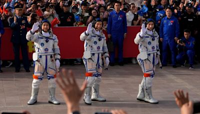 Astronautas chinos realizan la caminata espacial más larga de cualquier misión de ese país - El Diario NY