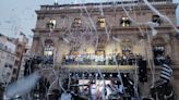 Celebración del ascenso masiva: 35.000 aficionados albinegros acompañaron al Castellón en la rúa por la ciudad hasta llegar a la Plaza Mayor