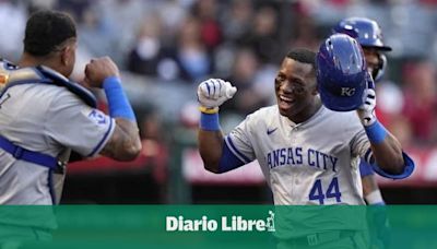 Cubano Dairon Blanco aporta 3 hits a victoria de Reales, 10-4 sobre Angelinos