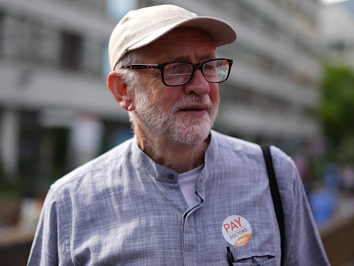 Corbyn talks of ‘new movement capable of challenging stale two-party system’