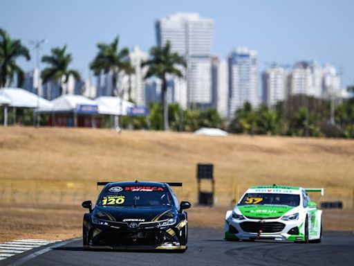 Stock Car: V. Baptista lidera primeiro treino em Goiânia