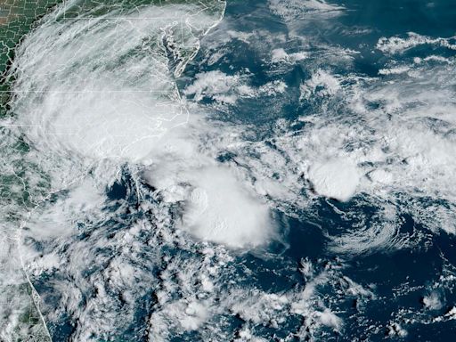 Possible Tropical Storm Helene nears landfall in the Carolinas