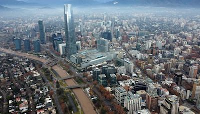 A pesar de subir un puesto, Santiago es más barata que Sao Paulo o Ciudad de México para que las personas de altos patrimonios “vivan bien” - La Tercera