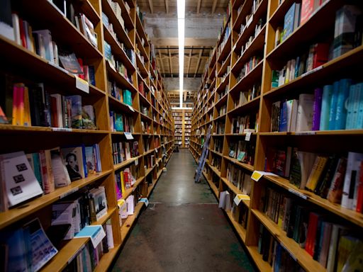 Powell’s Books will sell off book backlog during 2-day warehouse sale next month