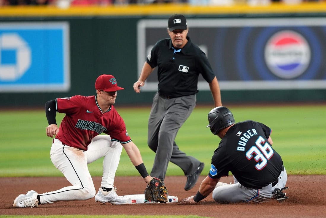 Deadspin | Marlins chase series win vs. D-backs