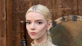 Anya Taylor-Joy desata los rumores de compromiso con su novio Malcolm McRae