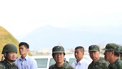 賴清德總統穿著數位迷彩服 花蓮空軍基地首度視導漢光演習
