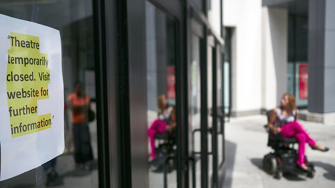 One of the last movie theaters in the Bronx closes after 30 years