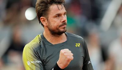 Stan Wawrinka, who is 39, beats Andy Murray, who is 37, at the French Open. Alcaraz and Osaka win