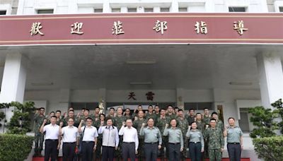 軍人之友社慰問南部駐軍 感謝投入風災救援辛勞 - 軍事