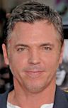 Nicholas Lea