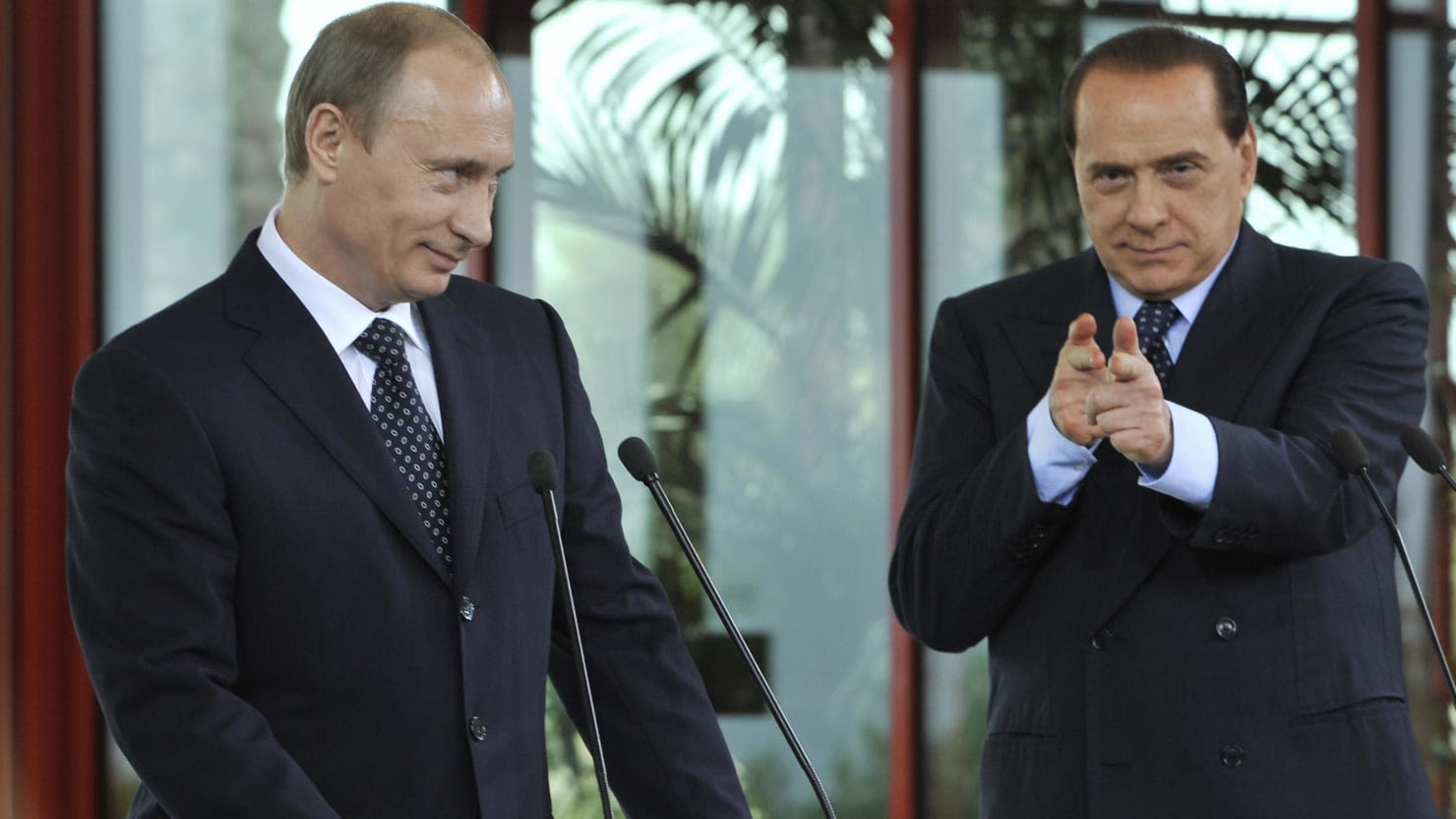 Vladimir Putin Cut Out a Deer’s Heart and Gave It to Silvio Berlusconi