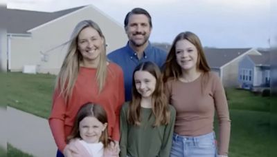 US Republican Candidate Poses With Friend's Wife, Daughters For Campaign Ad