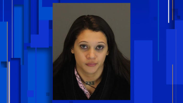 Woman accused of shooting boyfriend in neck at their Dearborn Heights home