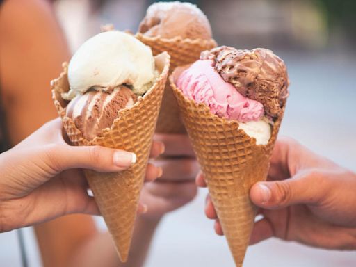 Map shows "ice cream trail" in Massachusetts with more than 100 destinations