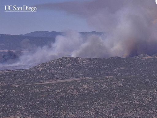 Riverside County firefighters work to extinguish 300-acre Nixon Fire